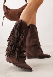 Brązowe Botki Typu Kowbojki na Obcasie z Wywiniętą Cholewką i Frędzlami Uemiris. Brązowe botki damskie Born2be, z jeansu, bez obcasa, na obcasie, bez zapięcia. Za 169.99 zł.