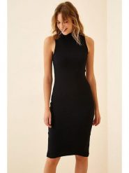 Happiness Istanbul Sukienka w kolorze czarnym rozmiar: S/M. Czarne sukienki damskie Happiness Istanbul, bez wzorów, bez ramiączek. Za 43.99 zł.