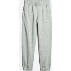 Nike Kids - Spodnie dziecięce 122-166 cm. Spodnie dresowe chłopięce marki 4F. W wyprzedaży za 99.90 zł.
