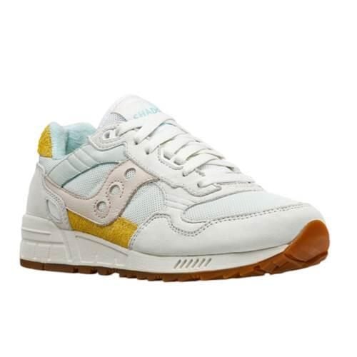 Buty do chodzenia damskie Saucony Shadow 5000. Białe obuwie sportowe damskie Saucony, z materiału, bez zapięcia, trekkingowe. Za 479.00 zł.