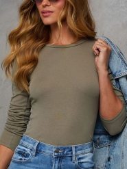 Milan Kiss Koszulka w kolorze khaki rozmiar: S. Brązowe koszulki damskie Milan Kiss, s, bez wzorów, bez kołnierzyka, bez ramiączek. Za 121.80 zł.