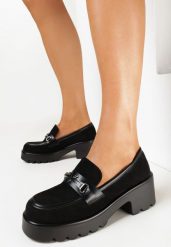 Czarne Wsuwane Mokasyny z Imitacji Zamszu na Grubej Podeszwie z Niską Cholewką i Metalową Ozdobą Orbita. Czarne mokasyny damskie Born2be, bez obcasa. Za 79.99 zł.