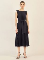 APART Sukienka w kolorze granatowym rozmiar: 36. Niebieskie sukienki damskie Apart, bez wzorów, bez ramiączek. Za 210.81 zł.