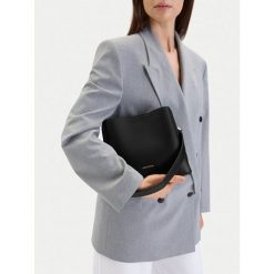 Torebka GINO ROSSI. Czarne torebki klasyczne damskie Gino Rossi, bez dodatków. Za 279.99 zł.