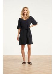 Smashed Lemon Sukienka w kolorze granatowym rozmiar: 3XL. Niebieskie sukienki damskie Smashed Lemon, bez wzorów, z tkaniny, bez ramiączek. Za 259.95 zł.