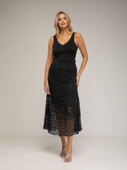 Tantra Spódnica w kolorze czarnym rozmiar: onesize. Czarne spódnice damskie Tantra, na co dzień, bez wzorów, z koronki, midi. Za 391.99 zł.