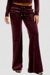 JUICY COUTURE Śliwkowe spodnie dresowe damskie Layla Low Rise, Rozmiar M. Fioletowe spodnie dresowe damskie Juicy Couture, m, bez wzorów, z dresówki. W wyprzedaży za 323.99 zł.