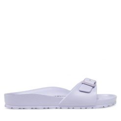 Klapki Birkenstock. Fioletowe klapki damskie Birkenstock, bez wzorów, bez obcasa, bez zapięcia. Za 199.99 zł.