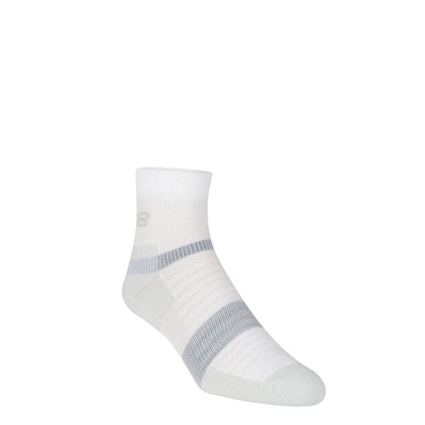 Skarpety do biegania Inov-8 Active Mid. Białe obuwie sportowe damskie Inov-8, bez wzorów. Za 47.99 zł.