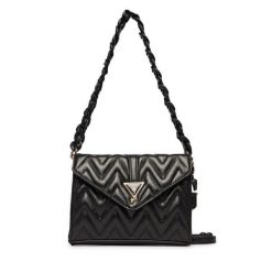 Torebka Guess. Czarne torebki klasyczne damskie Guess, bez dodatków. Za 289.99 zł.