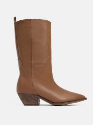 Loft37 Skórzane kowbojki w kolorze brązowym rozmiar: 39. Brązowe botki damskie loft37, ze skóry, bez obcasa, bez zapięcia. Za 331.46 zł.