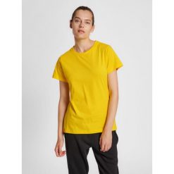 Koszulka damska Hummel Red Basic. Żółte bluzki damskie Hummel, m, bez wzorów, z bawełny, sportowe, bez kołnierzyka, bez ramiączek. Za 117.00 zł.