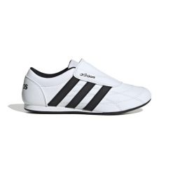 Kobiece trampki adidas Tekwen. Białe trampki damskie Adidas, bez wzorów, z gumy, bez zapięcia. Za 255.50 zł.