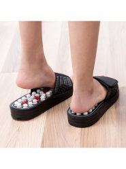 InnovaGoods Kapcie do masażu stóp w kolorze czarnym rozmiar: onesize. Czarne kapcie damskie innovagoods, z materiału. Za 35.18 zł.