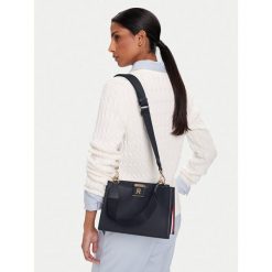 Torebka Tommy Hilfiger. Niebieskie torebki klasyczne damskie Tommy Hilfiger, bez dodatków. Za 419.99 zł.