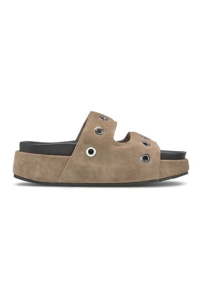 Inuikii SUEDE STUDS Klapki damskie. Brązowe klapki damskie Inuikii, bez wzorów, ze skóry, bez obcasa, na platformie, bez zapięcia. Za 669.99 zł.
