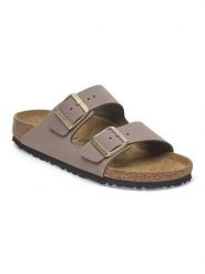 Birkenstock Skórzane klapki "Arizona" w kolorze fioletowym rozmiar: 36. Różowe klapki damskie Birkenstock, bez wzorów, z nubiku, z otwartym noskiem, bez obcasa, bez zapięcia. Za 401.59 zł.