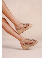 Foreverfolie Sandały w kolorze khaki na koturnie rozmiar: 37. Brązowe sandały damskie Foreverfolie, bez wzorów, z otwartym noskiem, bez obcasa, na koturnie, bez zapięcia. Za 113.99 zł.