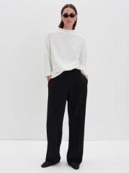 Someday Koszulka "Kelby" w kolorze białym rozmiar: 36. Białe bluzki damskie someday., bez wzorów, bez kołnierzyka, bez ramiączek. Za 117.99 zł.