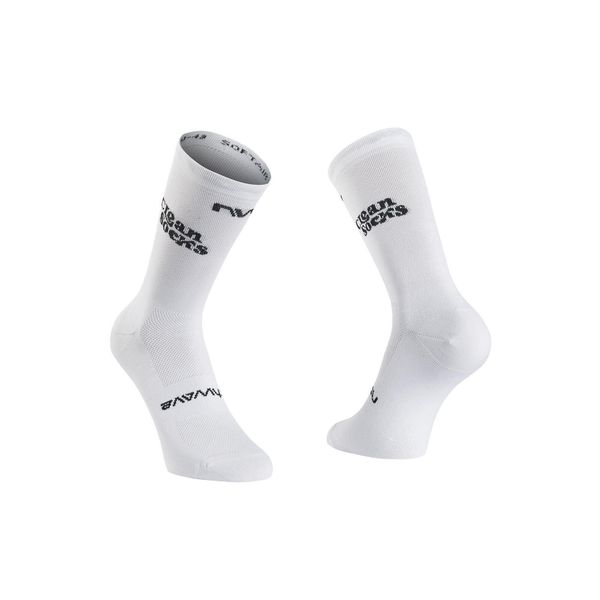 Skarpety rowerowe NORTHWAVE Clean Sock biały. Białe skarpetki damskie Northwave, bez wzorów. Za 65.00 zł.