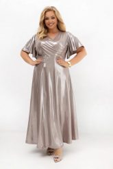 Sukienka maxi kopertowa Silver Glam z połyskiem na wesele, bal i eleganckie przyjęcia PLUS SIZE OVERSIZE LATO. Szare sukienki damskie Moda Size Plus Iwanek, bez wzorów, z elastanu, eleganckie, bez ramiączek. Za 379.90 zł.