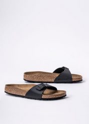 Birkenstock Madrid BS Klapki damskie. Czarne klapki damskie Birkenstock, bez wzorów, bez obcasa, bez zapięcia. Za 319.99 zł.