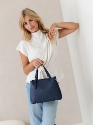 Lia Biassoni Skórzana torebka "Bardine" w kolorze granatowym - 28 x 21 x 15 cm rozmiar: onesize. Niebieskie torebki klasyczne damskie Lia Biassoni, z materiału, na ramię, bez dodatków. Za 304.99 zł.