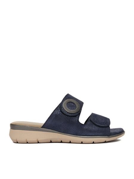 Go Soft Klapki CEO-WI16-INES-08 Granatowy. Niebieskie klapki damskie GO SOFT, bez wzorów, ze skóry, bez obcasa, bez zapięcia. Za 169.99 zł.