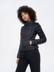 4F Kurtka puchowa z wypełnieniem syntetycznym damska S. Czarne kurtki damskie 4F, s, bez wzorów, z puchu, bez kaptura. W wyprzedaży za 149.99 zł.