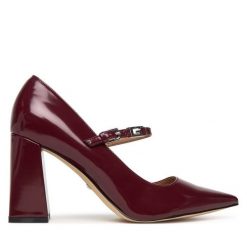 Czółenka Guess. Czerwone czółenka damskie Guess, z aplikacjami, bez obcasa. Za 719.99 zł.