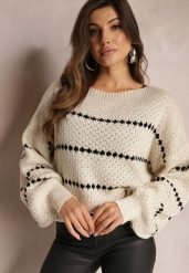 Jasnobeżowy Sweter z Szerokimi Bufiastymi Rękawami i Drobnym Wzorem Nigistis. Brązowe swetry klasyczne damskie Renee, z dzianiny, bez kołnierzyka. Za 69.99 zł.