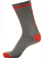 Skarpety średniej długości Hummel Elite Indoor. Czarne skarpetki damskie Hummel, bez wzorów, z elastanu. Za 77.90 zł.