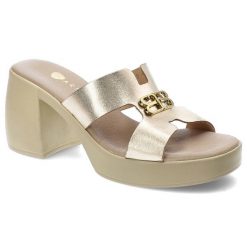 Złote Klapki Armodo Eleganckie Obuwie Damskie. Żółte klapki damskie Armodo, bez wzorów, bez obcasa, na obcasie, bez zapięcia. Za 269.00 zł.