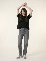 Jeansy mom fit z efektem sprania - szary. Szare jeansy damskie Sinsay. Za 59.99 zł.