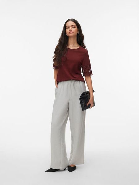 Vero Moda Koszulka w kolorze brązowym rozmiar: L. Brązowe bluzki damskie Vero Moda, l, bez wzorów, z bawełny, bez kołnierzyka, bez ramiączek. Za 53.04 zł.