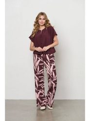 &Co Woman Spodnie w kolorze jasnoróżowo-bordowym rozmiar: L. Czerwone spodnie materiałowe damskie &Co Woman, bez wzorów, z materiału. Za 143.56 zł.