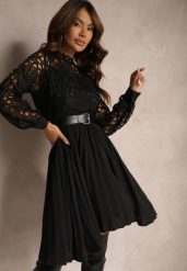 Czarna Sukienka Retro z Paskiem z Ekoskóry Ozdobiona Ażurową Koronką Nevelime. Czarne sukienki damskie Renee, w ażurowe wzory, z koronki, eleganckie, bez ramiączek. W wyprzedaży za 159.99 zł.