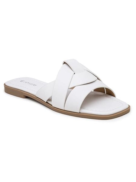 Foreverfolie Klapki w kolorze białym rozmiar: 38. Białe klapki damskie Foreverfolie, bez wzorów, z otwartym noskiem, bez obcasa, bez zapięcia. Za 79.21 zł.