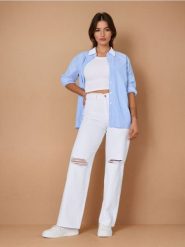 Jeansy wide leg high waist z przetarciami - biały. Białe jeansy damskie Sinsay, z podwyższonym stanem. W wyprzedaży za 39.99 zł.