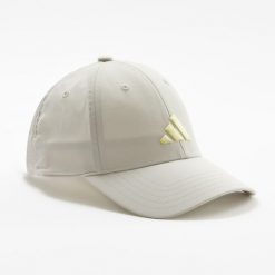 Czapka sportowa z daszkiem ADIDAS 56-58 cm. Białe czapki z daszkiem damskie Adidas, bez wzorów, z materiału. Za 69.99 zł.