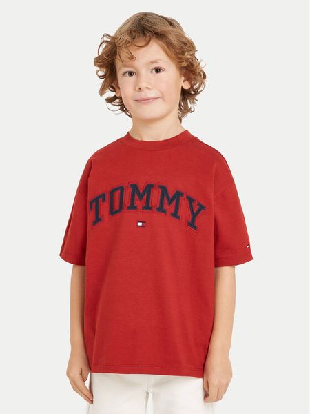 Tommy Hilfiger T-Shirt Varsity KB0KB08666 Czerwony Regular Fit. Czerwone t-shirty i koszulki chłopięce Tommy Hilfiger, bez wzorów, z bawełny, bez kołnierzyka, bez ramiączek. Za 99.99 zł.