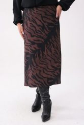 Elegancka spódnica Tigra w odcieniach brązu PLUS SIZE XXL OVERSIZE. Spódnice damskie Moda Size Plus Iwanek, na co dzień, plus size, bez wzorów, z elastanu, eleganckie, midi. W wyprzedaży za 149.90 zł.
