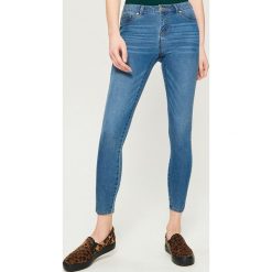 Jeansy skinny fit - Niebieski. Niebieskie jeansy damskie Sinsay, z jeansu. Za 59.99 zł.
