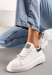 Biało-Srebrne Sneakersy z Odpinaną Ozdobną na Sznurowaniu i Cyrkoniami na Języku Vanello. Białe obuwie sportowe casual damskie Born2be, bez zapięcia. Za 89.99 zł.