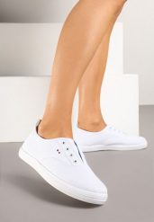Białe Wsuwane Tenisówki w Casualowym Stylu Sepessa. Białe obuwie sportowe damskie Renee, z jeansu, bez zapięcia, tenisowe. Za 39.99 zł.