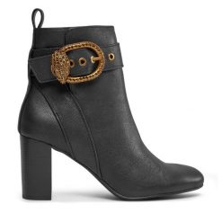 Botki Kurt Geiger. Czarne botki damskie Kurt Geiger, bez obcasa, na słupku, bez zapięcia. Za 1,429.00 zł.