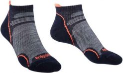 BRIDGEDALE Skarpety damskie ULTRALIGHT T2 MERINO PERFORMANCE LOW navy candy-M. Niebieskie skarpetki damskie Bridgedale, bez wzorów, z elastanu. Za 52.40 zł.