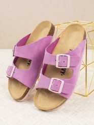 Billowy Skórzane klapki w kolorze fioletowym rozmiar: 38. Różowe klapki damskie Billowy, bez wzorów, z otwartym noskiem, bez obcasa, bez zapięcia. Za 130.99 zł.