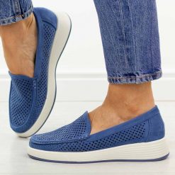 Niebieskie ażurowe mokasyny damskie Sergio Leone Mk097H. Niebieskie mokasyny damskie Sergio Leone, na lato, z jeansu, z okrągłym noskiem, bez obcasa. Za 149.00 zł.