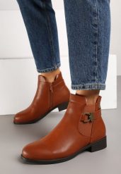 Brązowe Płaskie Botki w Stylu Sztybletów z Gumką i Metaliczną Klamrą Zinnadea. Brązowe botki damskie Born2be, z jeansu, eleganckie, bez obcasa, na obcasie, bez zapięcia. Za 129.99 zł.